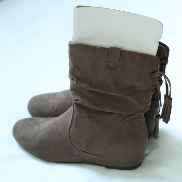 BONGO Women's Faux Suede Inner Wedge Boot - Picture 2 of 6